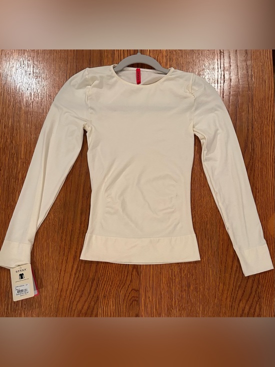 SPANX Tops - SPANX Classic Long Sleeve Crew - Size M